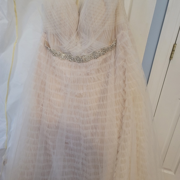 Vera wang white wedding dress - Picture 4 of 6
